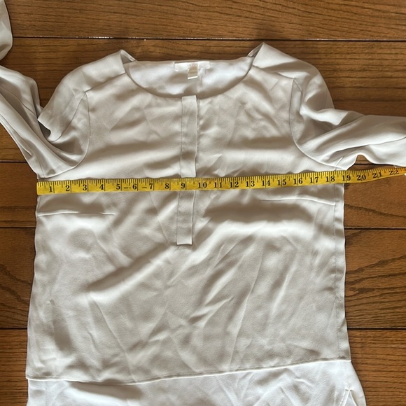 Boss Chic Silver Blouse with White Hem Size 4 New Without Tag - Picture 11 of 11